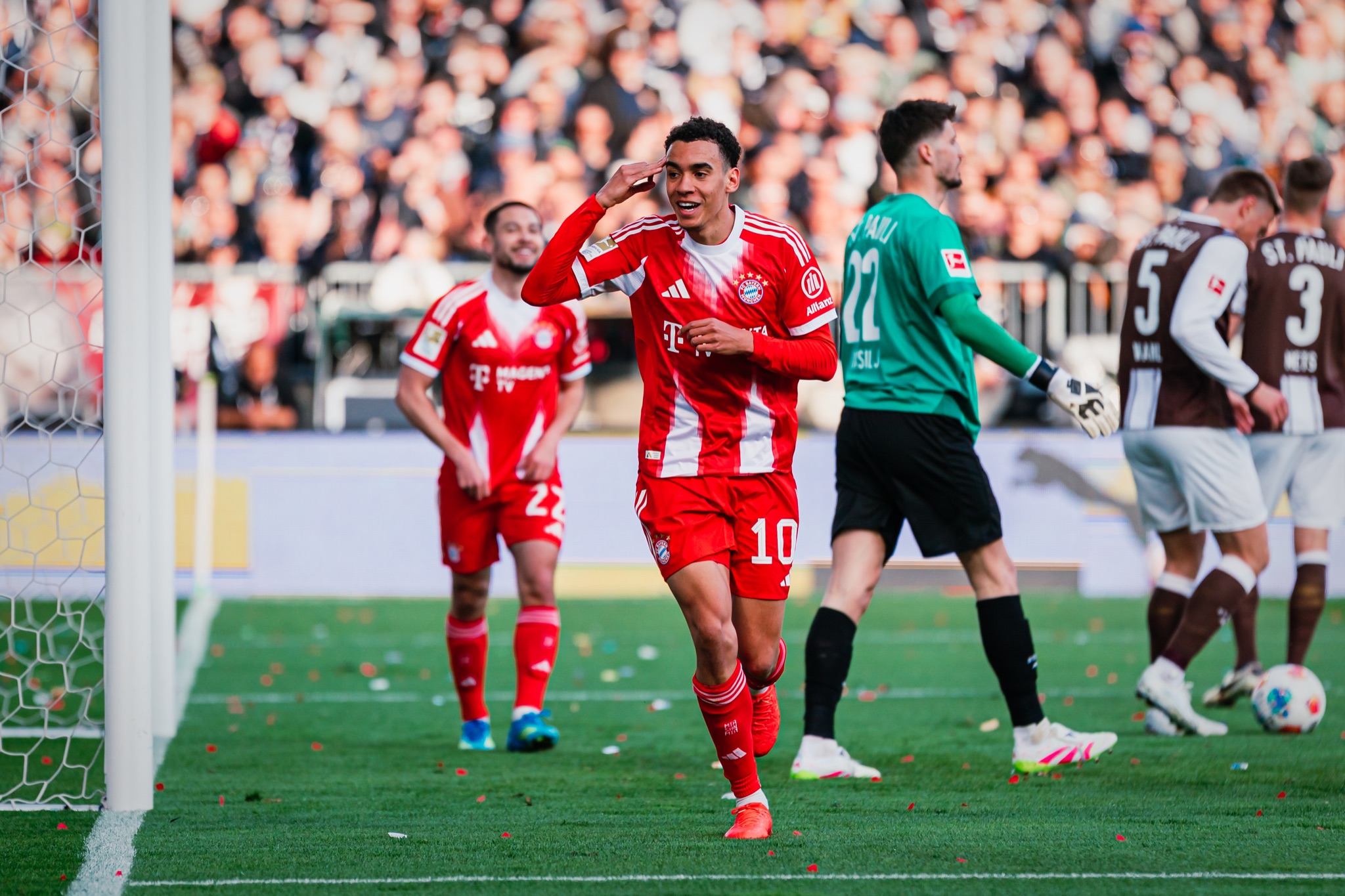 FC St. Pauli gegen FC Bayern im Millerntor-Stadion